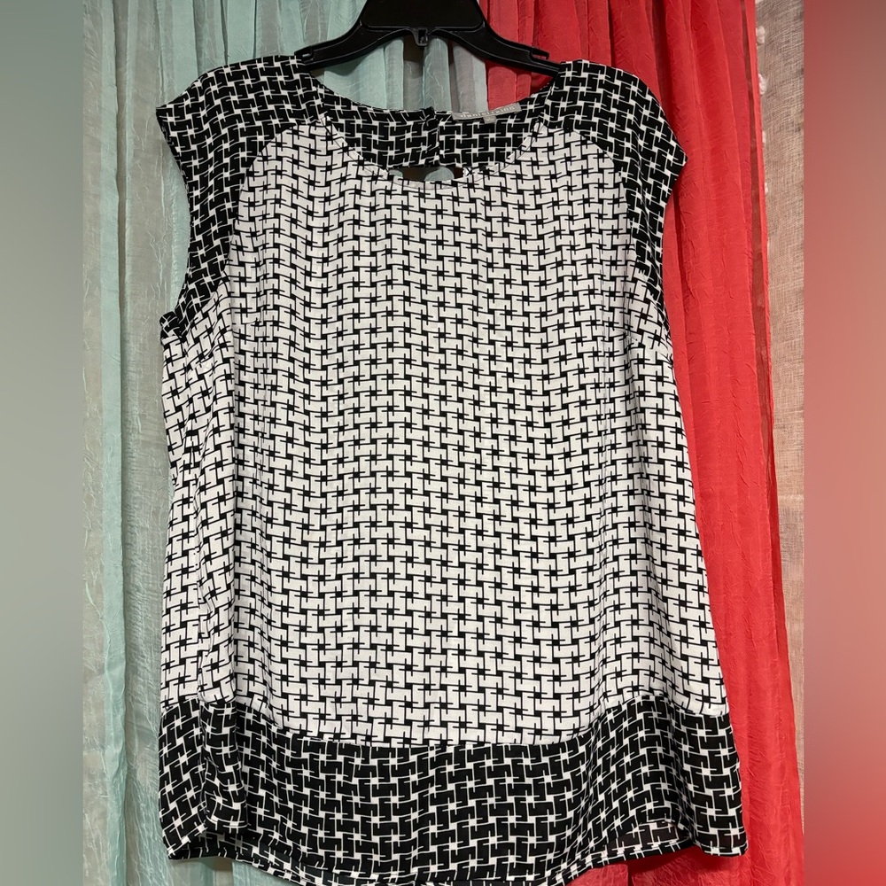 Daniel Rainn sleeveless blouse size large